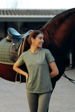 Horze Nina Damen Funktionsshirt Mit Pferdeprint -Reitbekleidung Verkaufsgeschäft 33575 OVGR 8