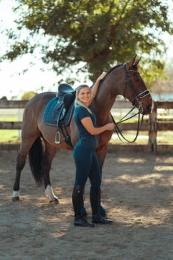 Horze Kia Damen Jersey Poloshirt Mit Rückenprint -Reitbekleidung Verkaufsgeschäft 33579 RPB 10
