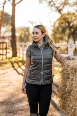 Horze Natalie Damen Reitjacke Mit Abnehmbaren Ärmeln 32 Horze Natalie Damen Reitjacke Mit Abnehmbaren Ärmeln -Reitbekleidung Verkaufsgeschäft 33601 734 11