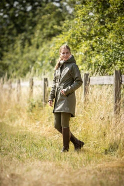 Horze Dania Damen Winter Regenmantel Mit Fleecefutter -Reitbekleidung Verkaufsgeschäft 33636 DOGR 8