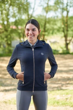 Covalliero FS23 Damen Sweatshirtjacke -Reitbekleidung Verkaufsgeschäft 345156 VDB 01